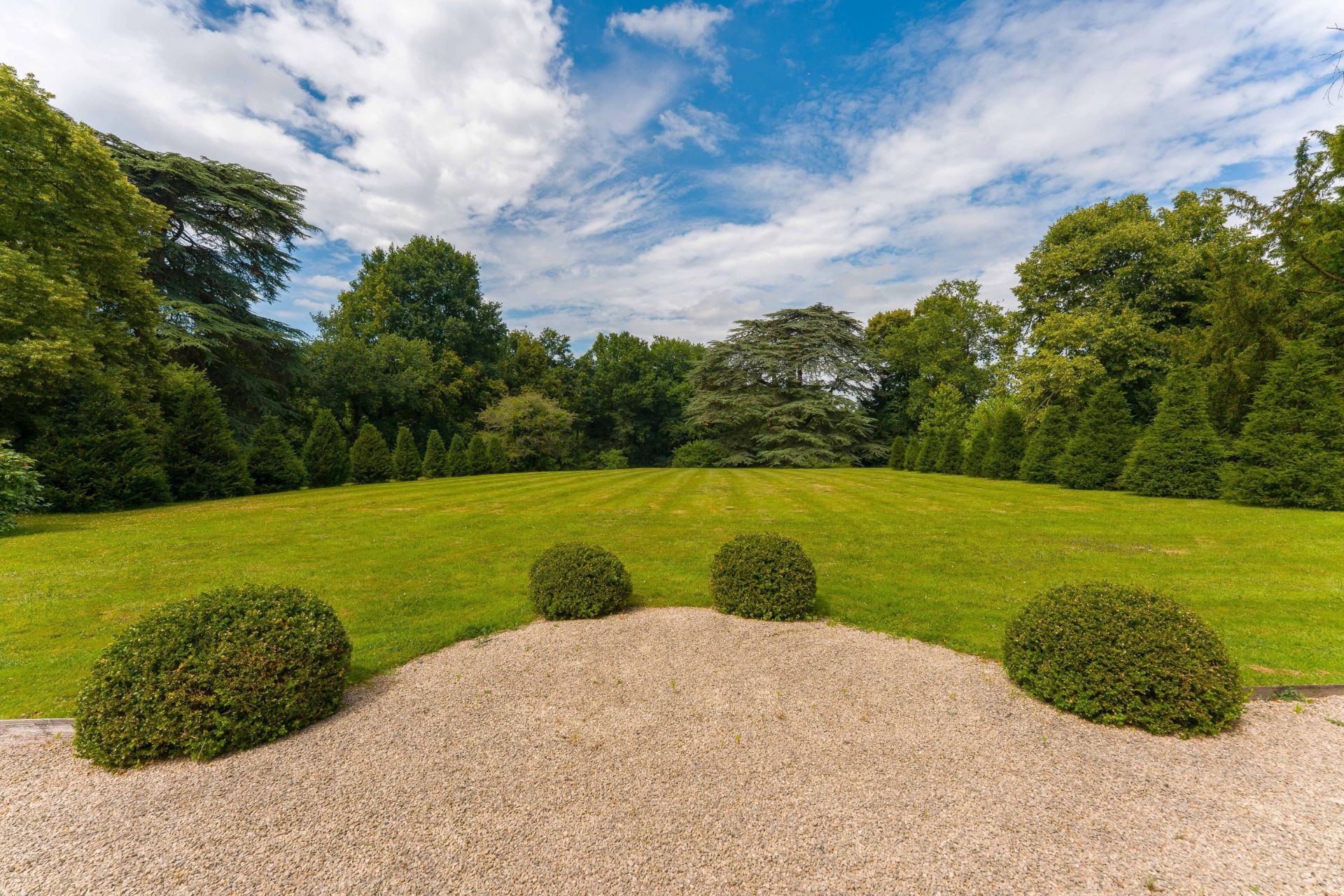 maison 8 Pièces en vente sur GRANDCHAMP DES FONTAINES (44119)