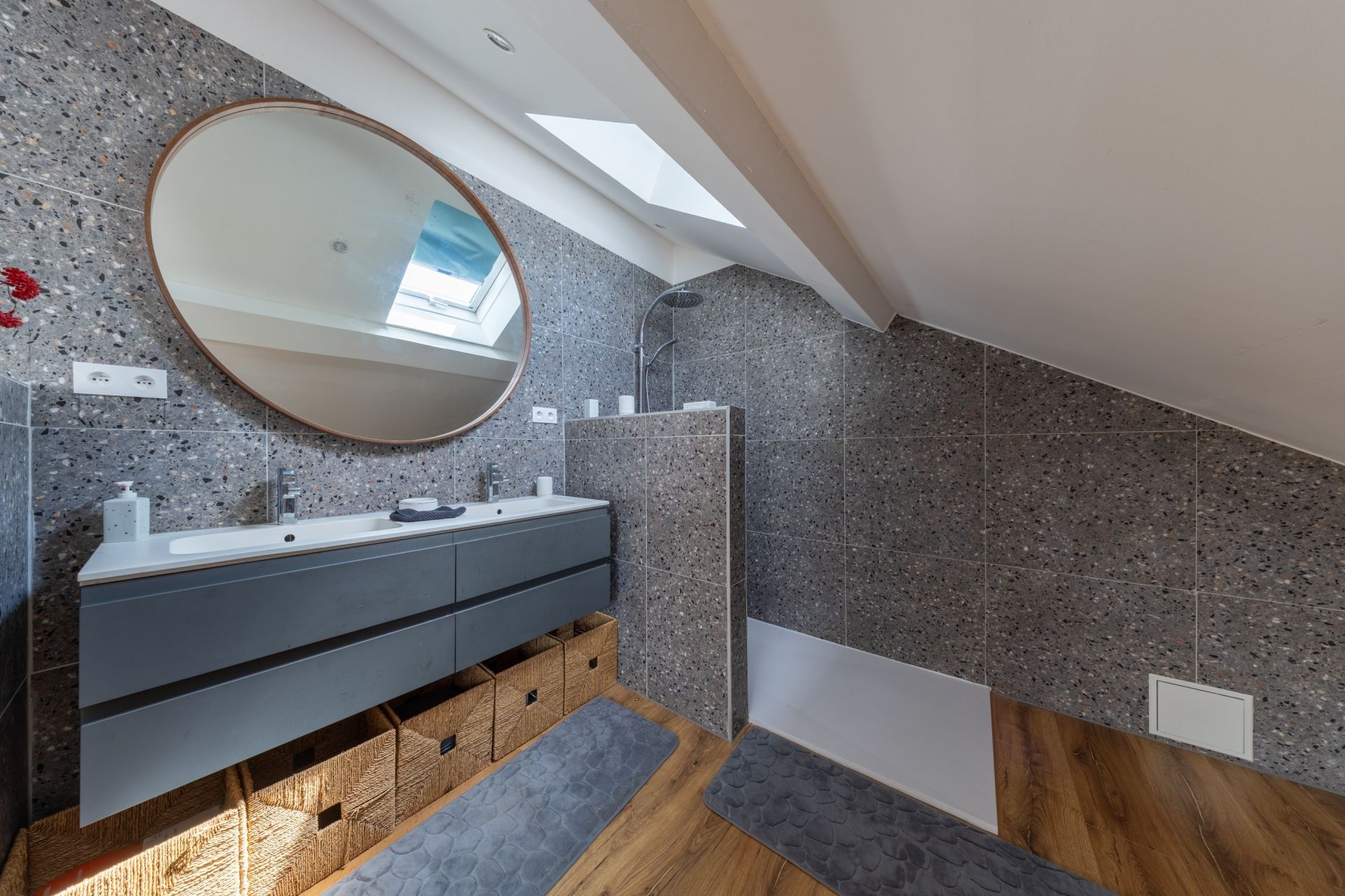 mansion 6 Rooms for sale on LUCON (85400)
