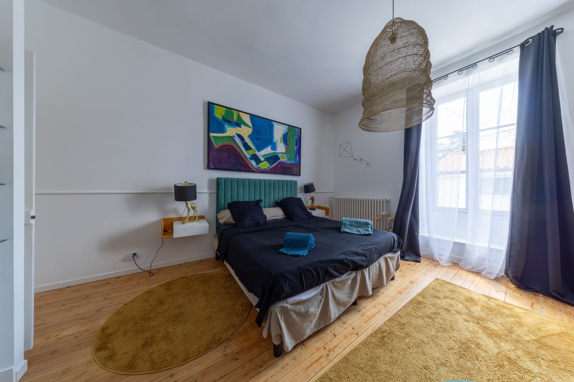 mansion 6 Rooms for sale on LUCON (85400)