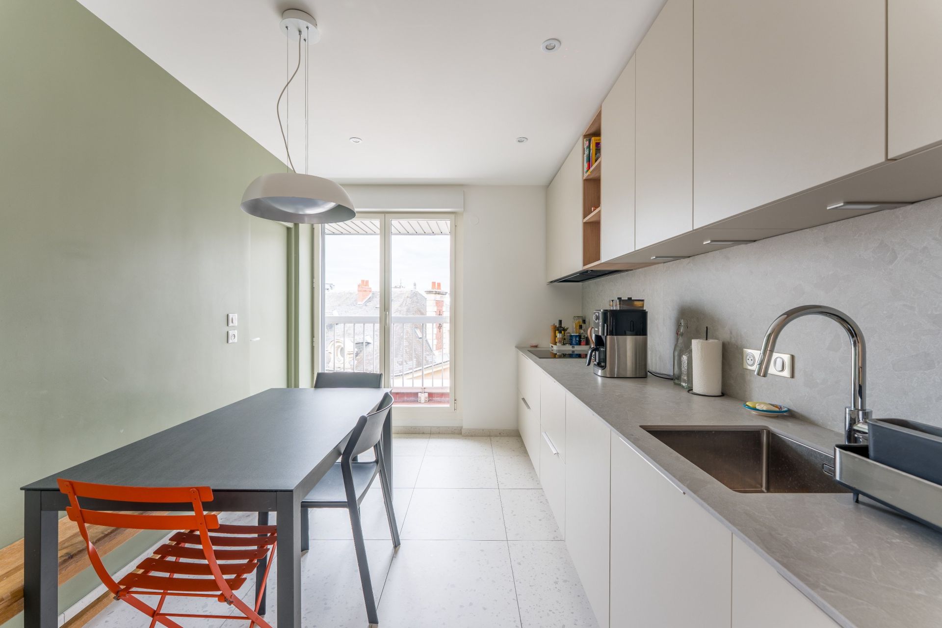 apartment 6 Rooms for sale on NANTES (44000)