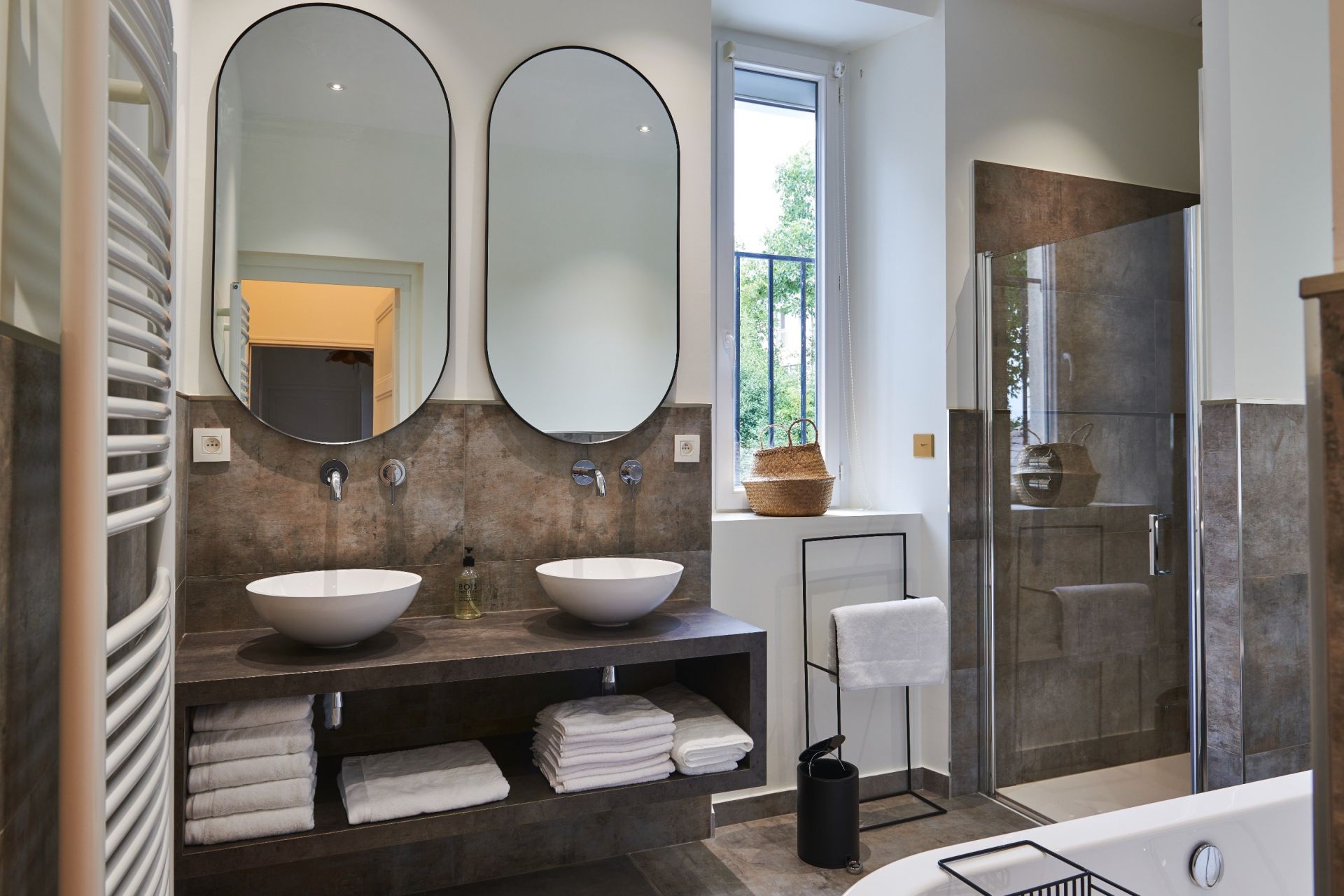 house 15 Rooms for sale on LE CELLIER (44850)