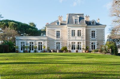 Vente Maison de maître La Chapelle-sur-Erdre 21&nbsp;Pièces 600&nbsp;m²