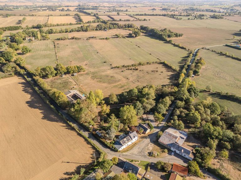 propriété équestre 6 Pièces en vente sur LIGNE (44850)