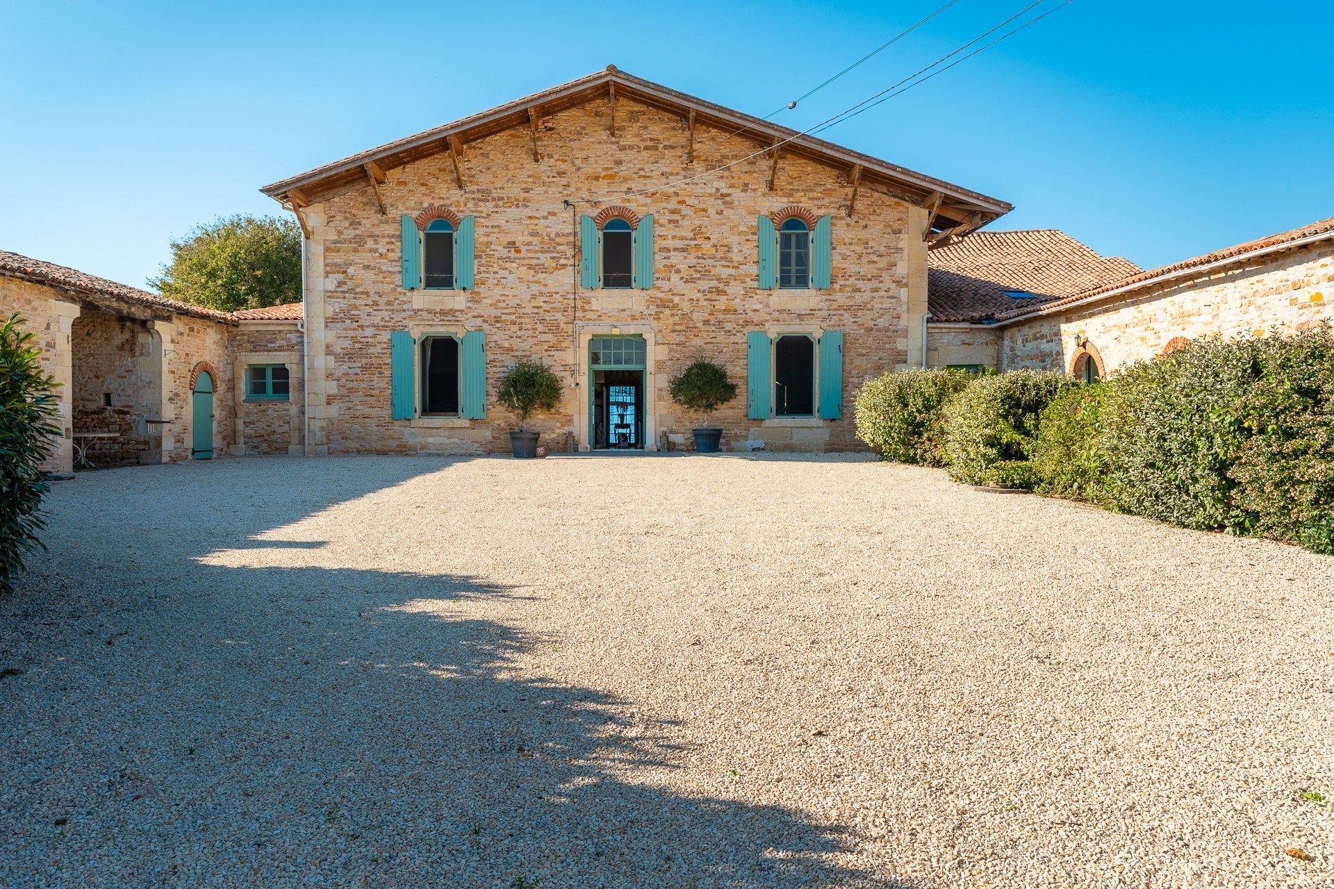 maison 9 Pièces en vente sur MAIRE LEVESCAULT (79190)