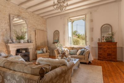 Vente Maison Mairé-Levescault 9&nbsp;Pièces 350&nbsp;m²